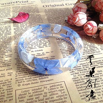 凝固的晴空 天藍(lán)色永生花白花瓣樹(shù)脂滴膠手工手鐲