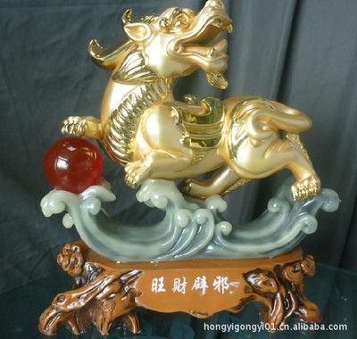 樹(shù)脂分水?dāng)[件 靈動(dòng)美學(xué)的商務(wù)禮品新典范